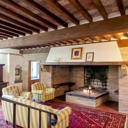 Fattoria Uccelliera Villa Lorenzana ภายนอก รูปภาพ