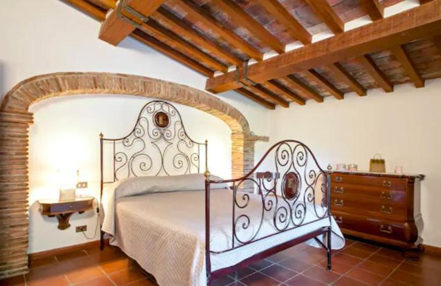 Fattoria Uccelliera Villa Lorenzana ภายนอก รูปภาพ